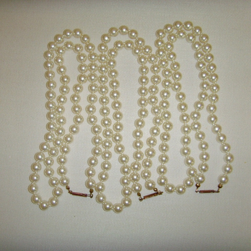 Simulated Single Strand Pearls - Picture 5 of 10